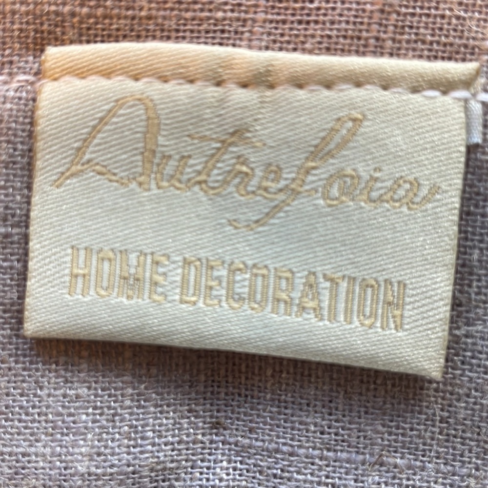 Table Runner - Picture 5 of 6